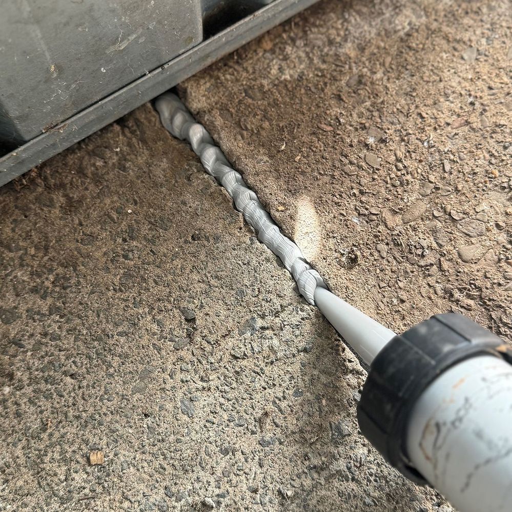 3.5 Filling the crack.jpg