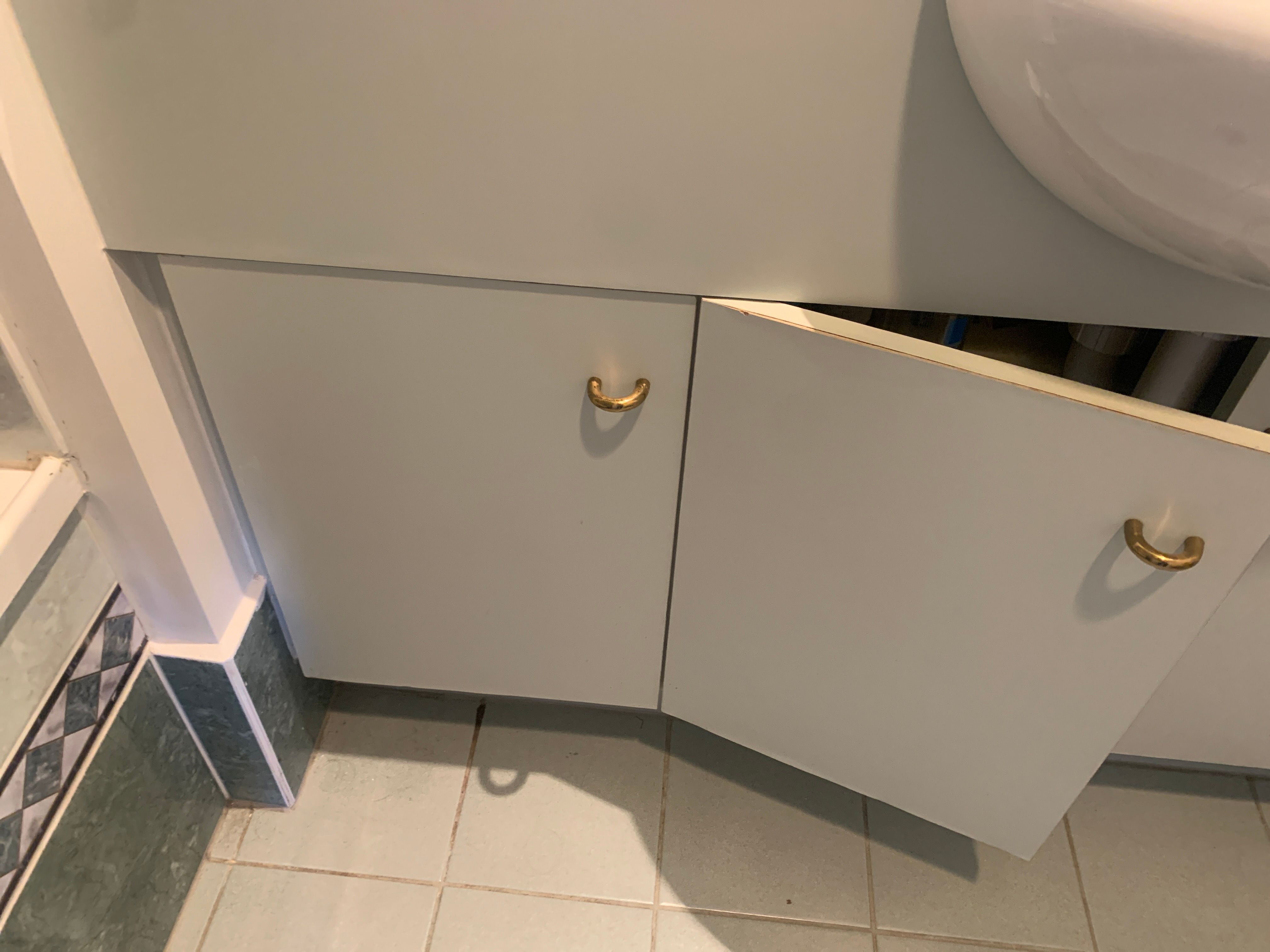 How to paint a laminate vanity? | Bunnings Workshop community