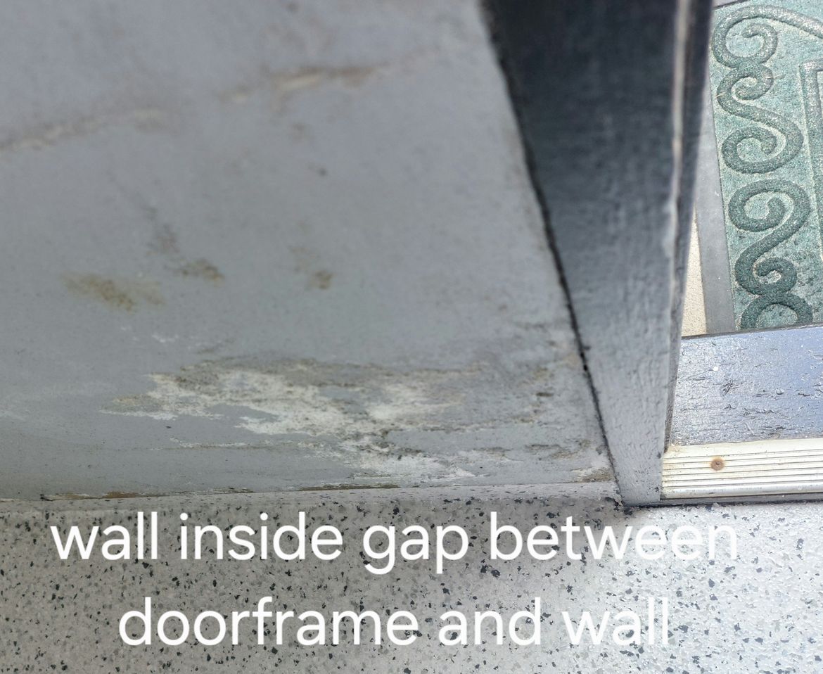 this is at the base of the internal wall, where the gap from previous pic is aligned.. plus gaps in steps?