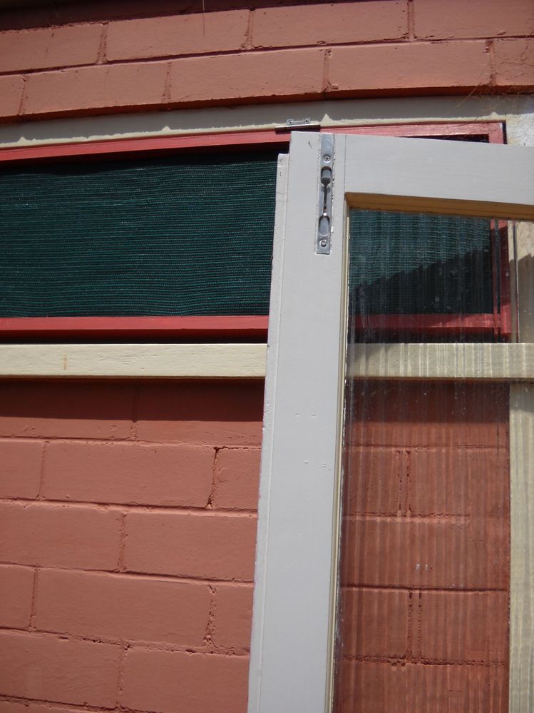 Interior-top-door-to-open-with-key