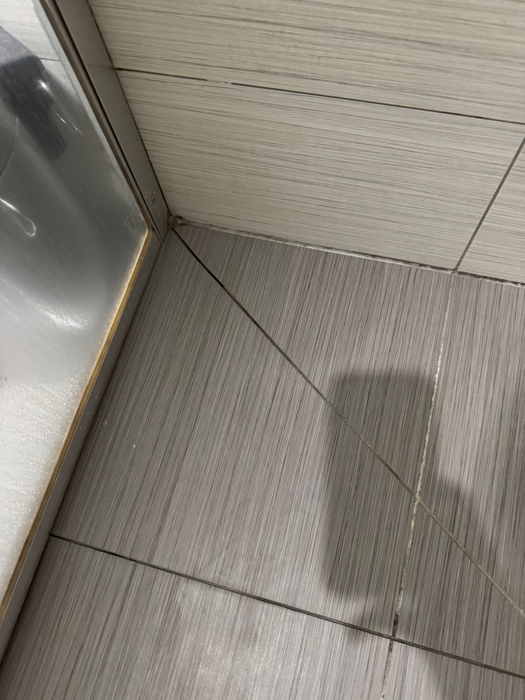 Corner of the shower area - zoom out view