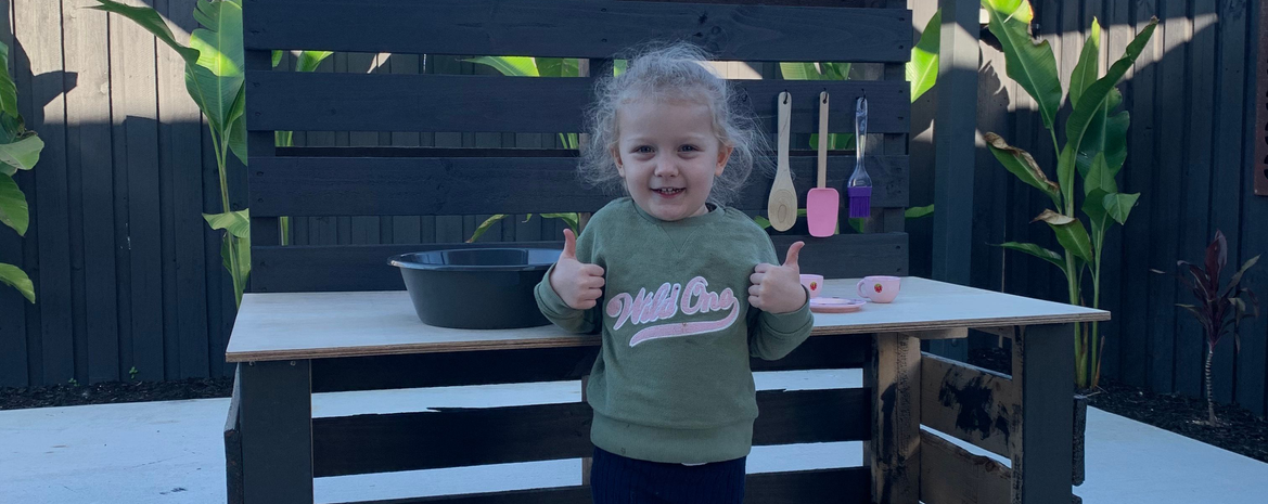 DIY-Loomesy mud kitchen.png