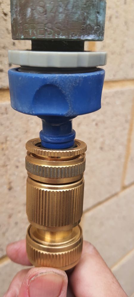 try to fit garden hose to garden tap (after added in connector)