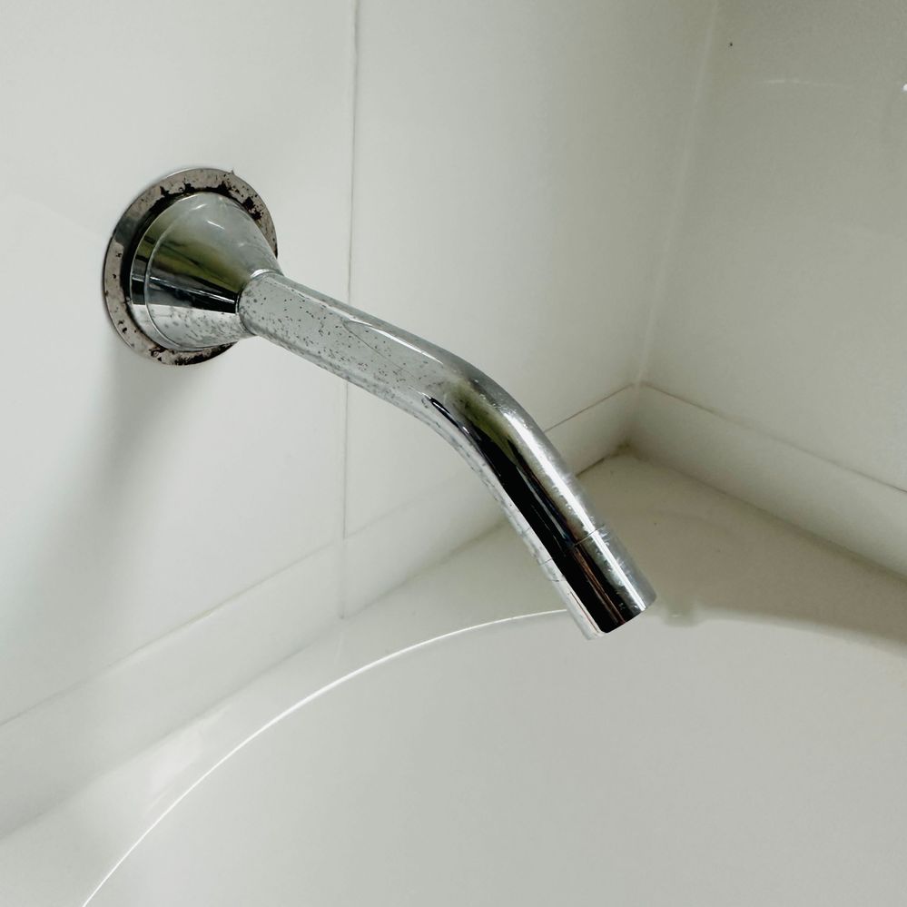 my current bath tub spout