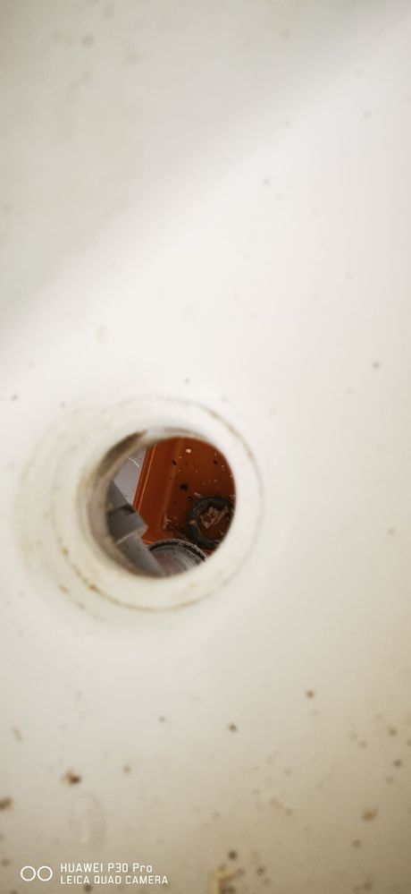 40 mm basin hole but too small for 40 mm drain