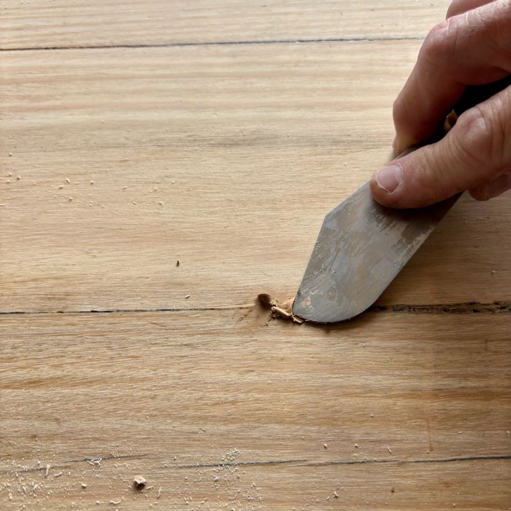 Step 3.4 Applying putty.jpg