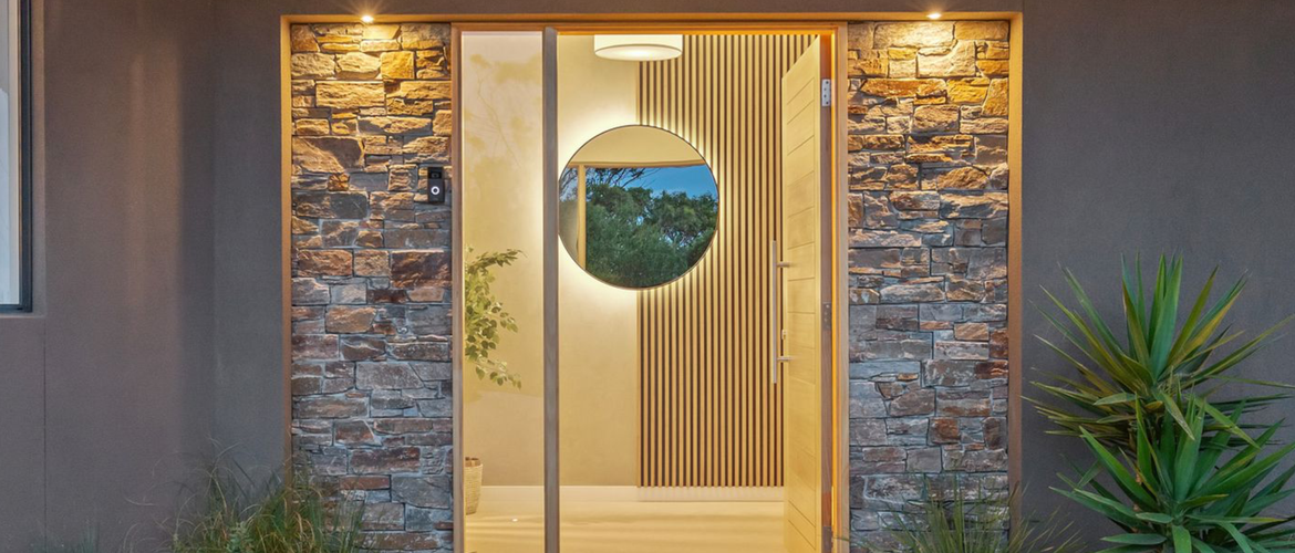 Formal entrance created using single car garage copy.png