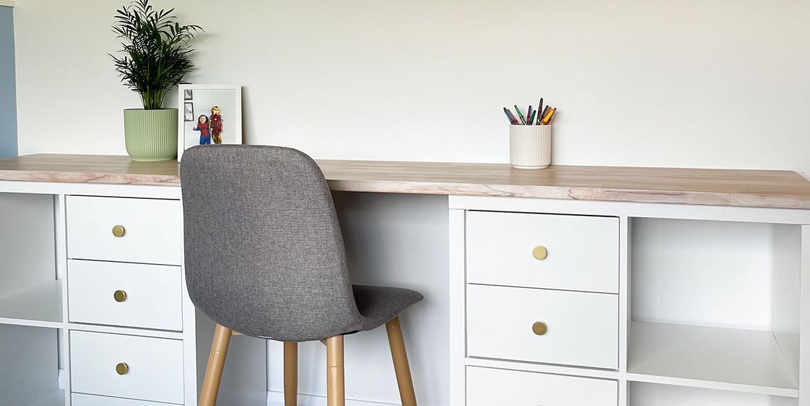 Desk using Clever Cubes.JPG