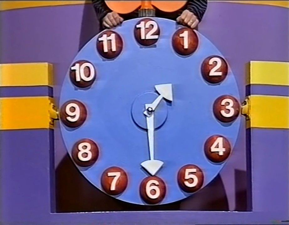here is the close up of the clock face that's where the viewers can learn to tell the time on the clock