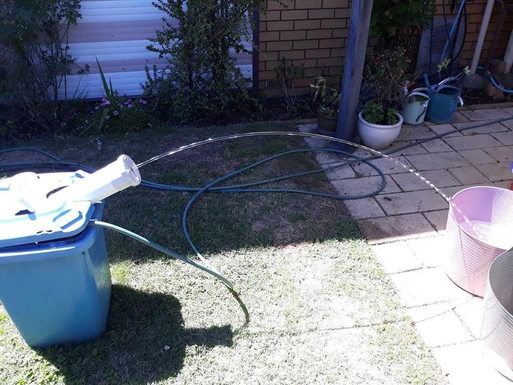 Laminar flow water jet