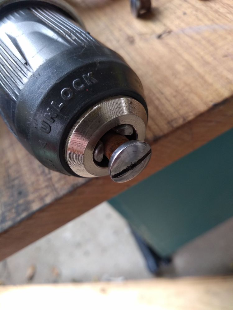 Took a break from the blade and hit the fixings with some 240 grit wet/dry sand paper