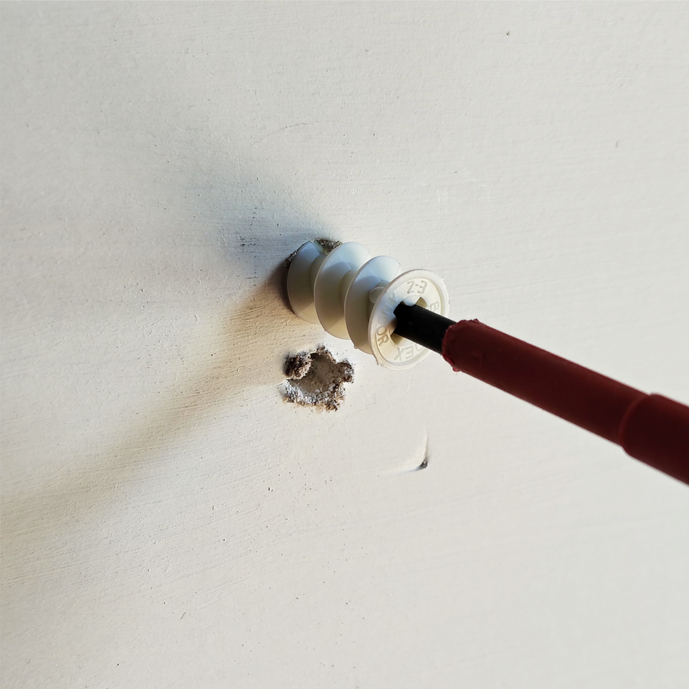 2.2 Screw top wall mate.png