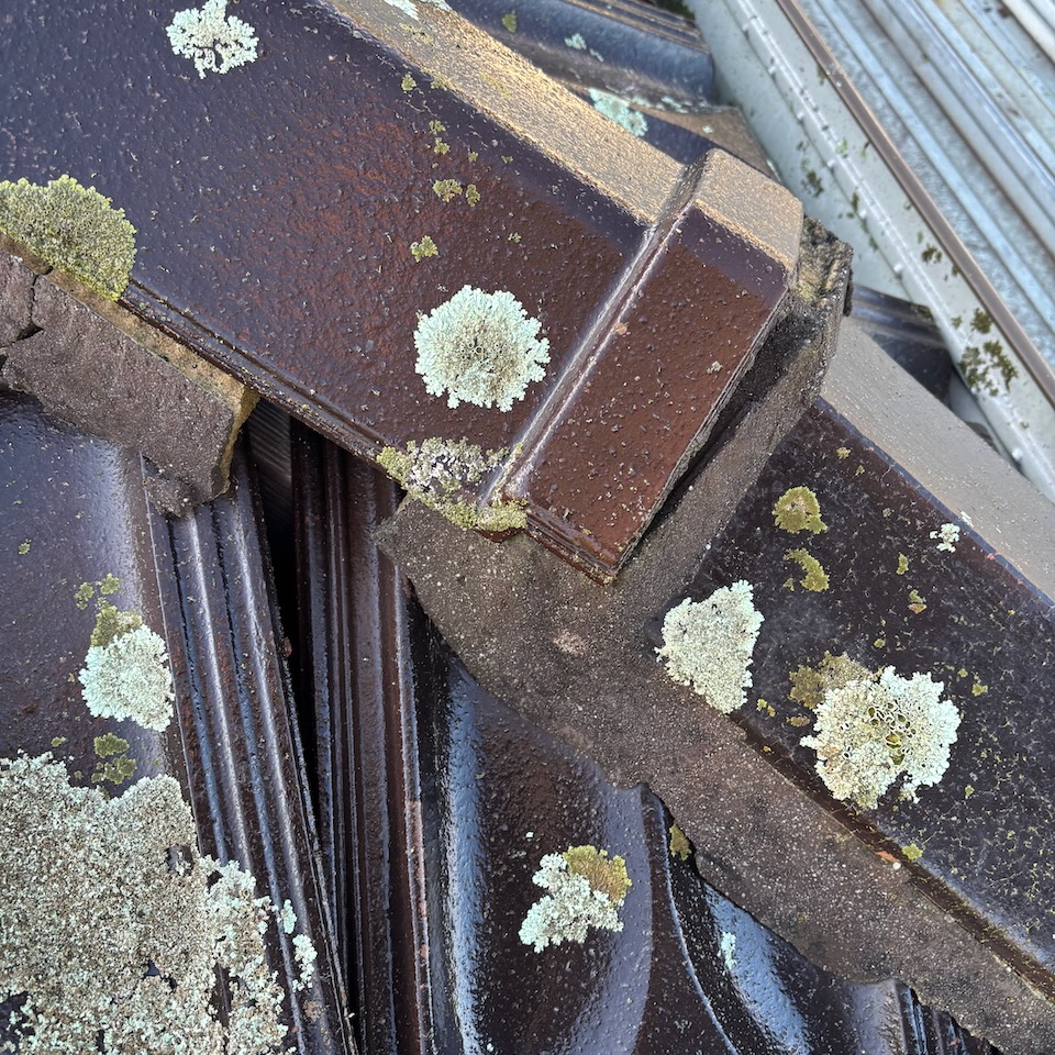 2.4 Incorrectly installed tile.png