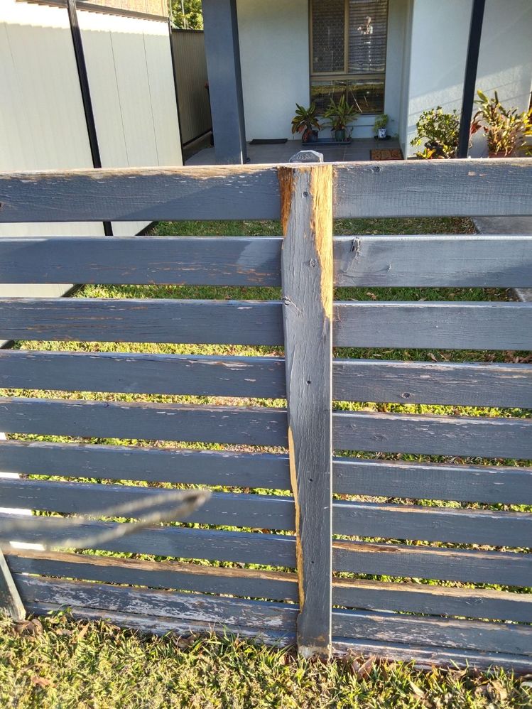 front fence 1.jpg