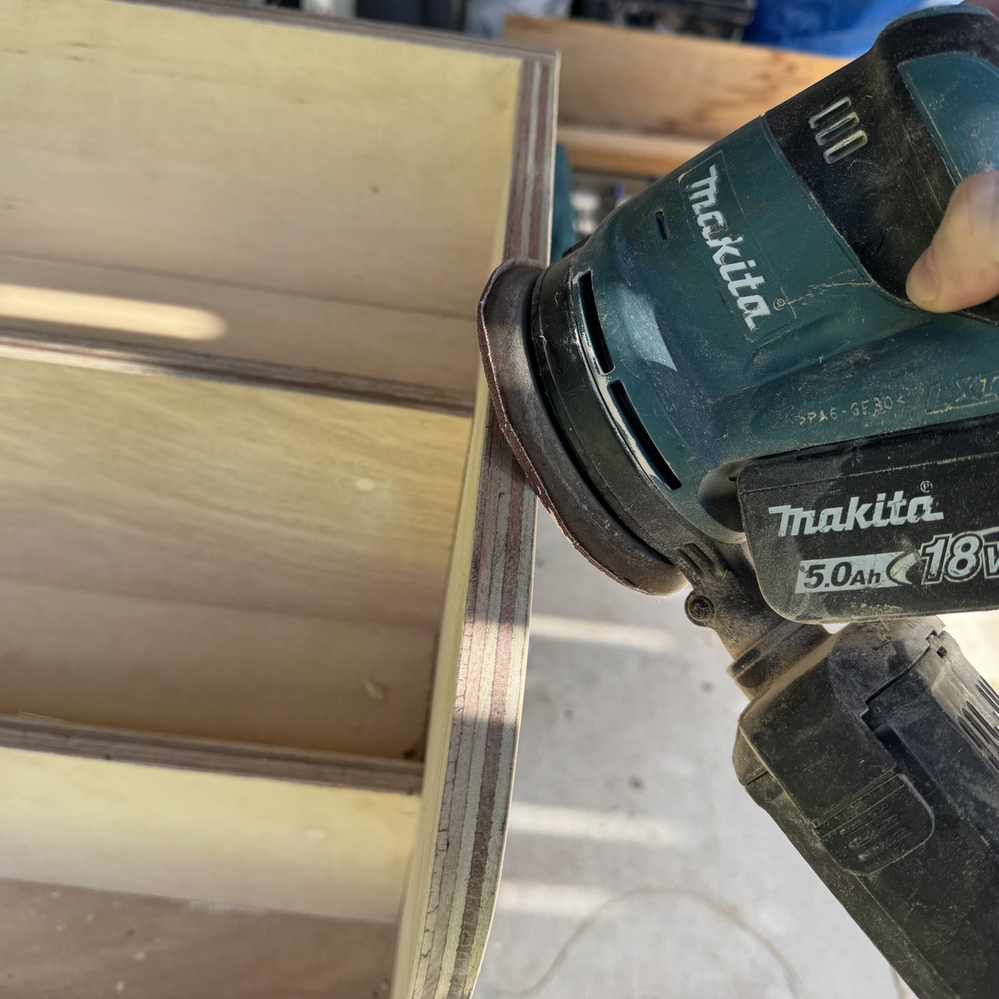 9.1 Sanding edges.png