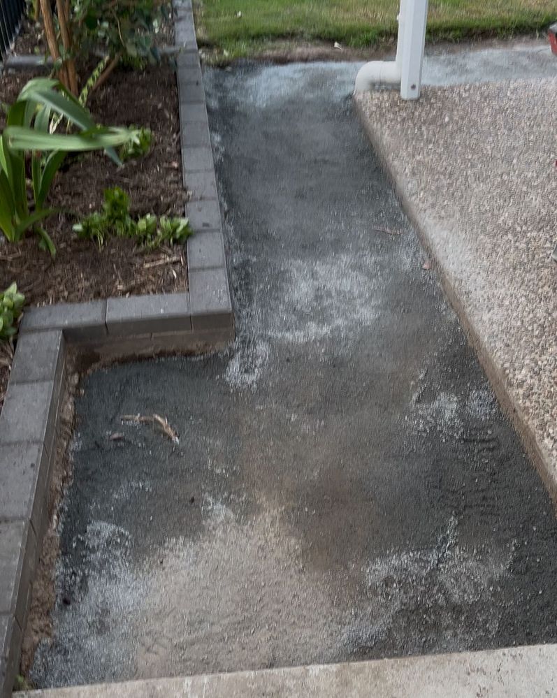 Crusher dust to compact the ground