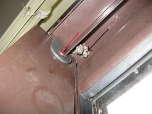 black arrow remove screw