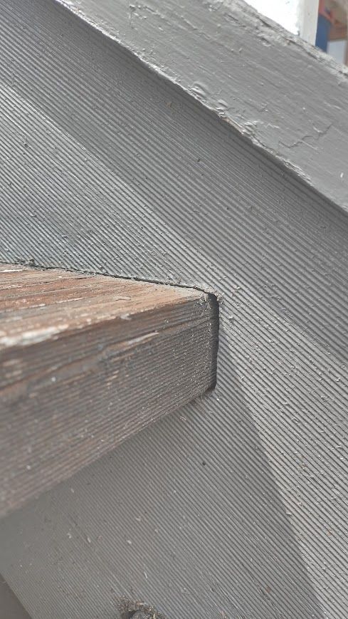 the pocket where the tread sits