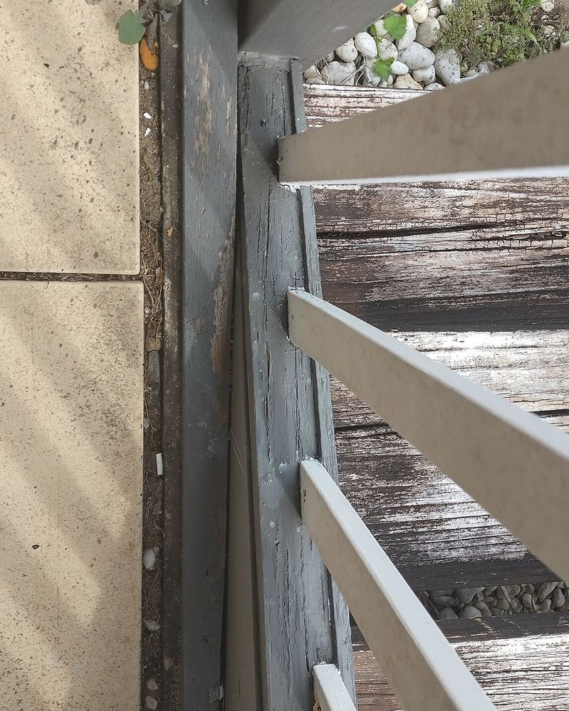 This is how the bottom step is built. view from topthe side