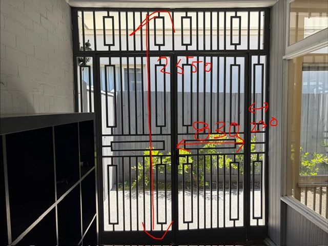 Dimensions of gate. Looking from inside outwards