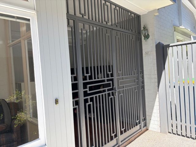 Side view frmo outside looking in