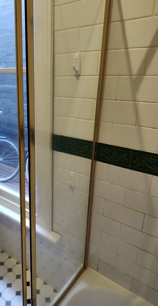 Doors separated due to broken hinge