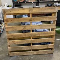 1.1 Use a pallet as the base.jpg