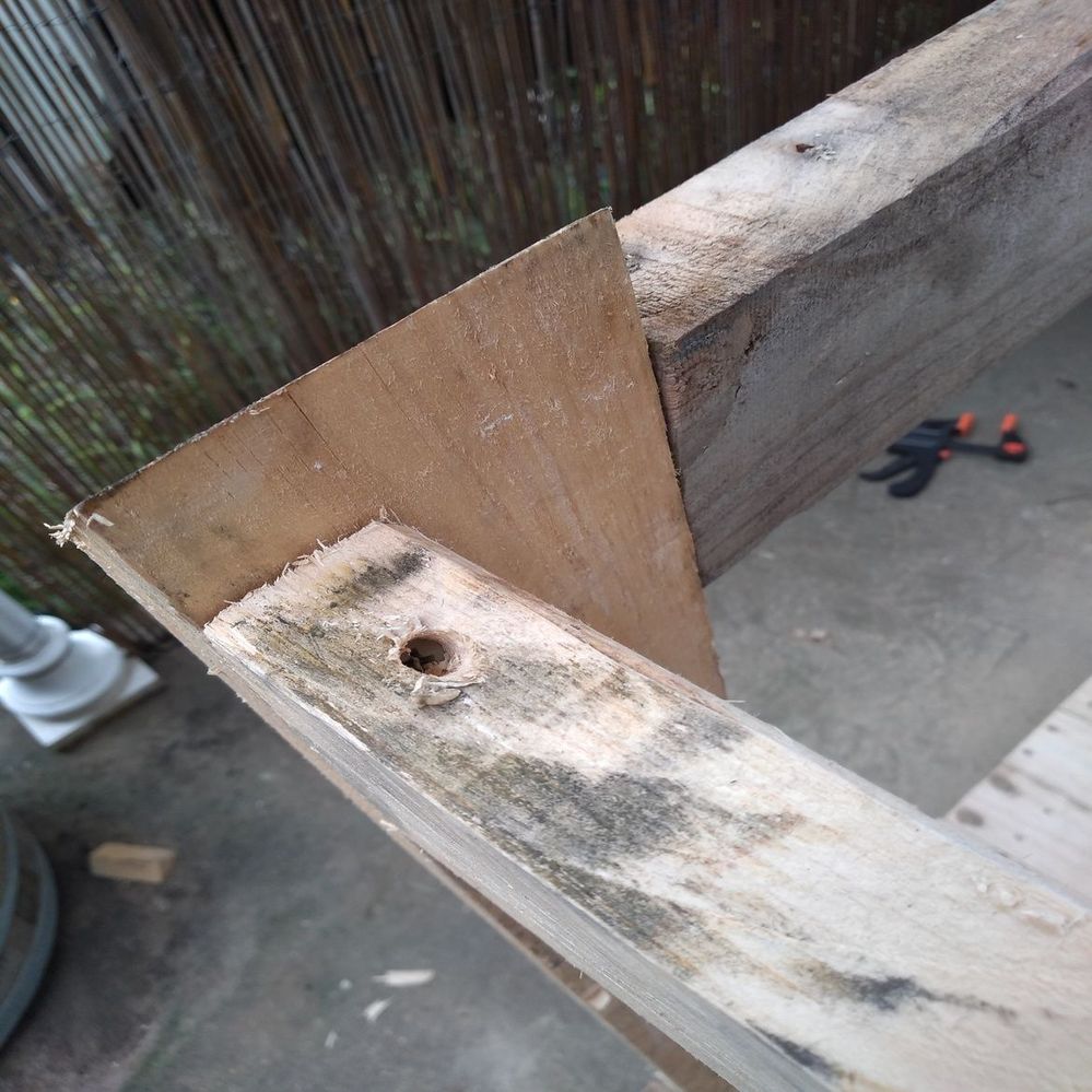 5.4 Two horizontals joined to a vertical post..jpg