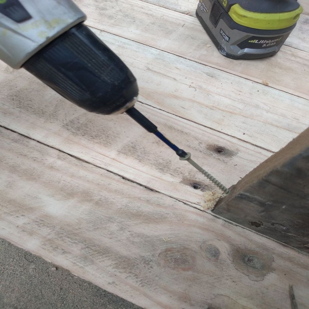 7.2 Screw into position top and bottom..jpg