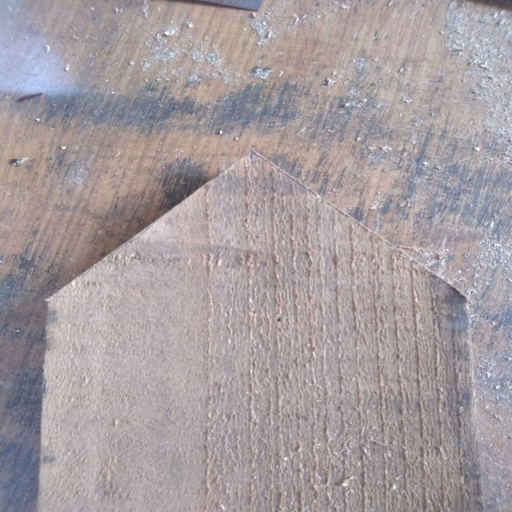 10.2 Cut the middle board..jpg