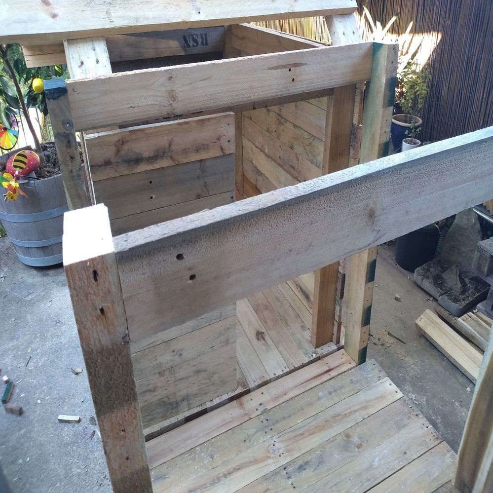 12.2 Install horizontal beams onto uprights..jpg