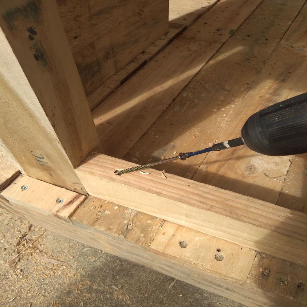 14.1 Install bottom fixing beam into position..jpg