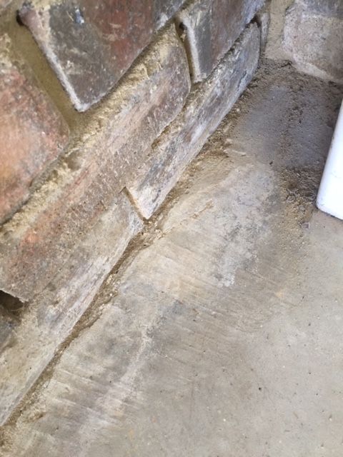 shows where mortar/sand is leaking