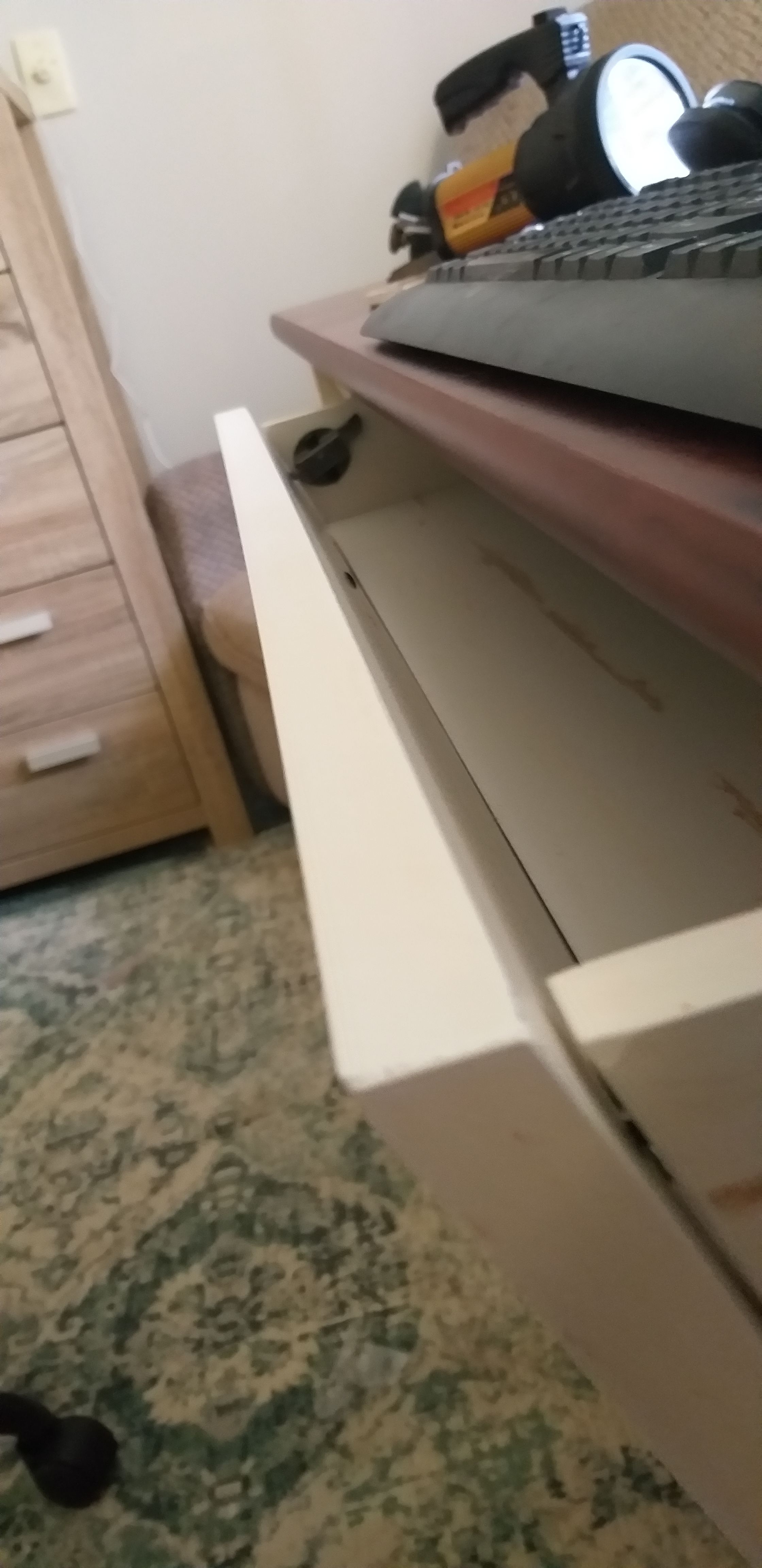 Solved Flat pack computer desk drawer slider Bunnings