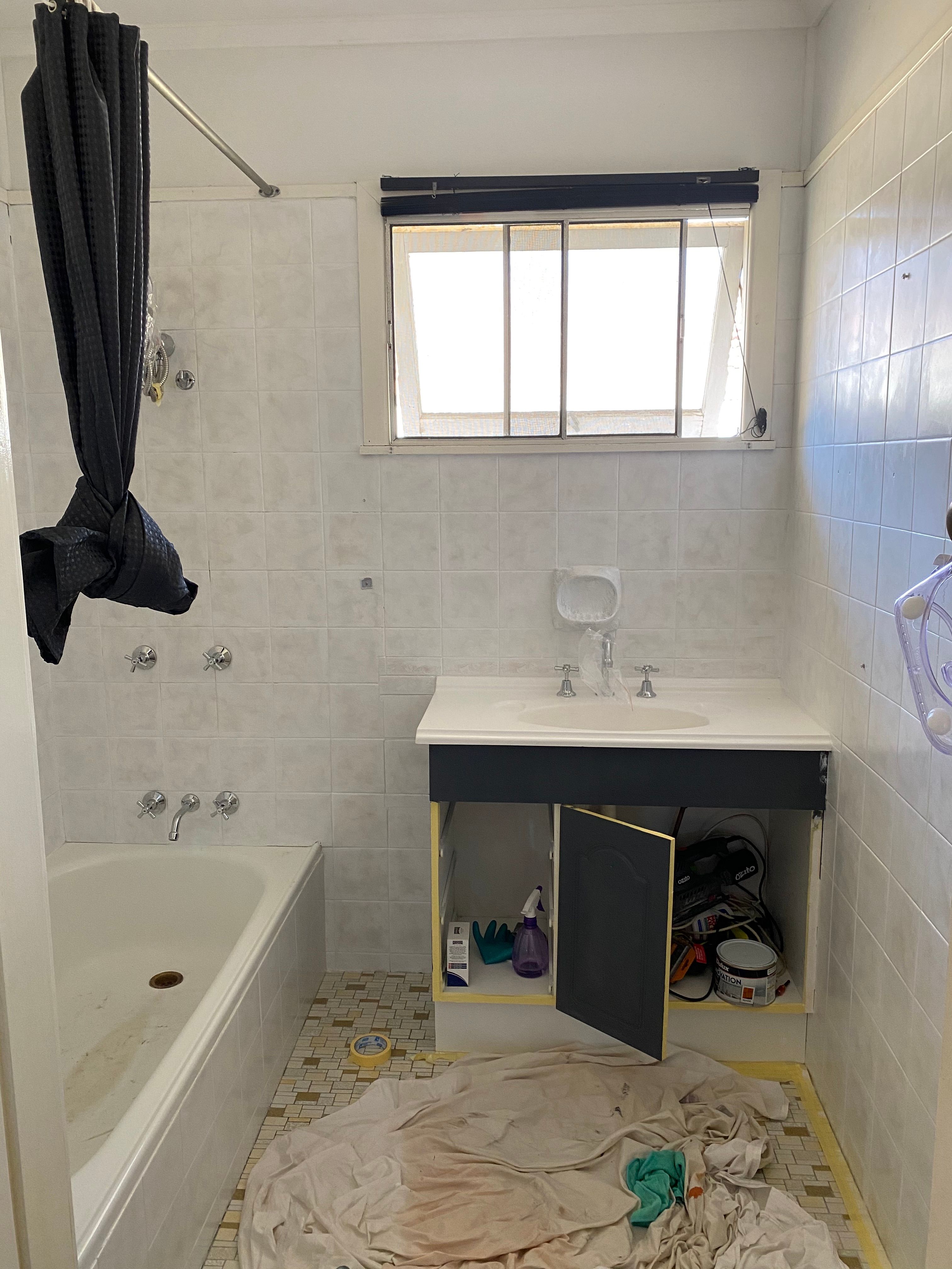 Painted old bathroom and tile | Bunnings Workshop community