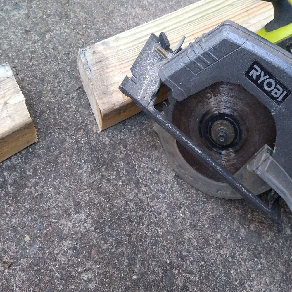 1.1 Cut your vertical posts to the height desired.jpg