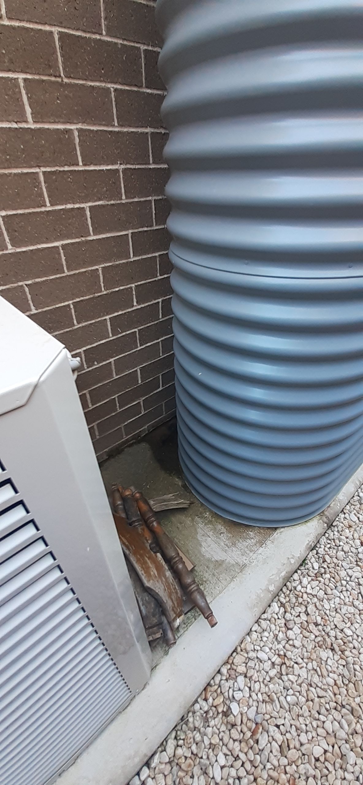Water deposit under rainwater tank Bunnings community