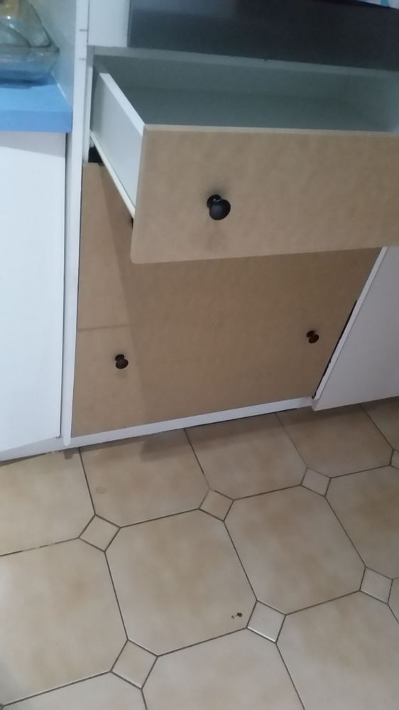 Changed space under oven to draws