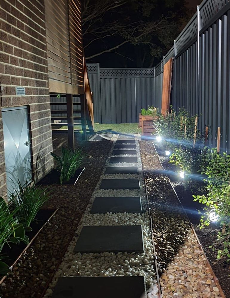 Side yard landscaping