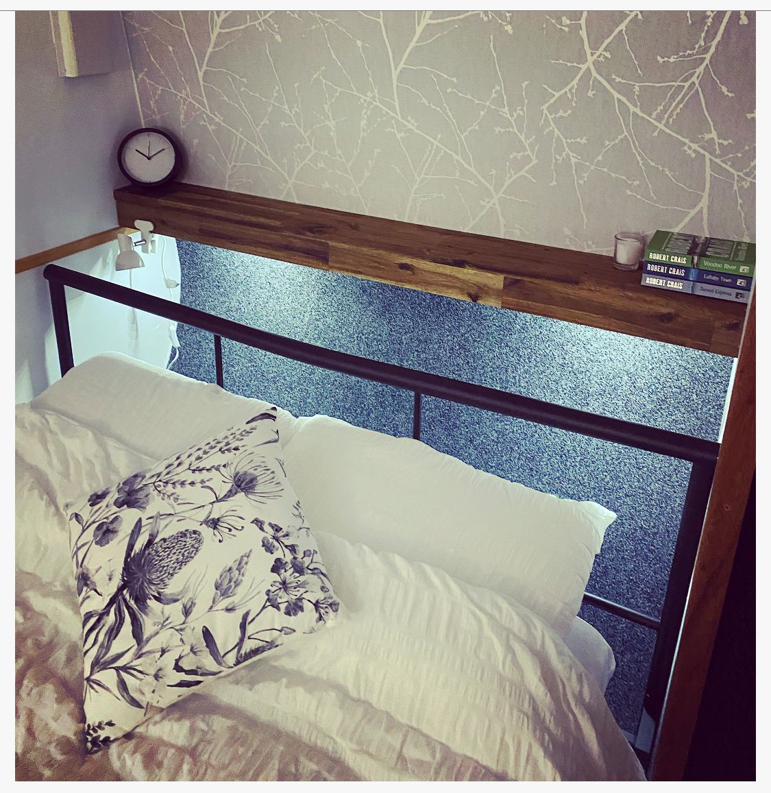 Does anyone still use wallpaper? Bunnings community