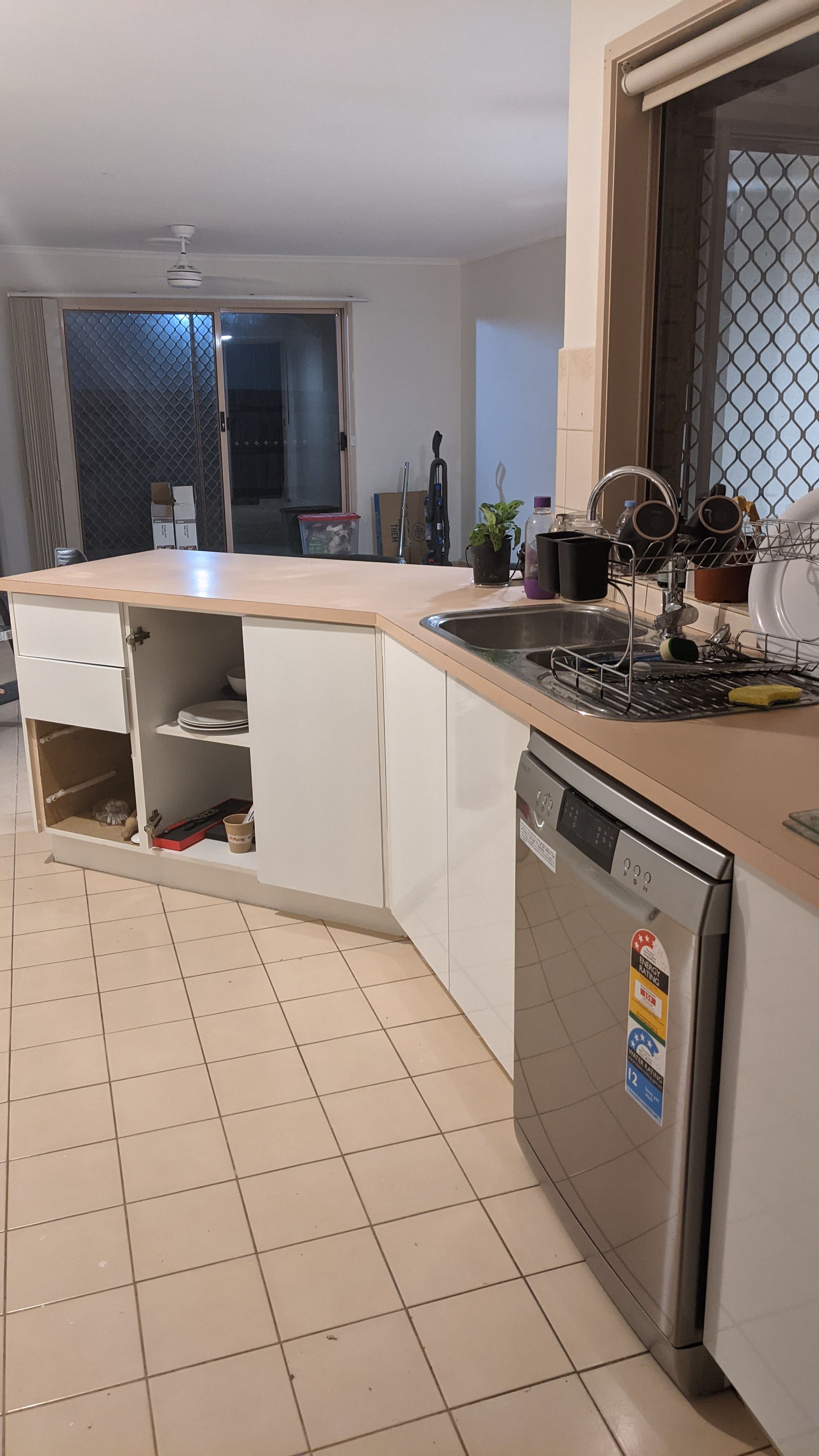 New bench tops or laminate paint? Bunnings community