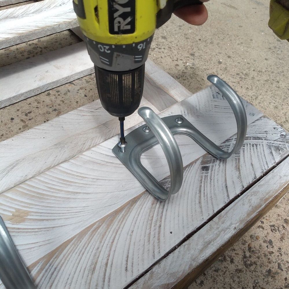 5.3 Attaching bracket hangers..jpg