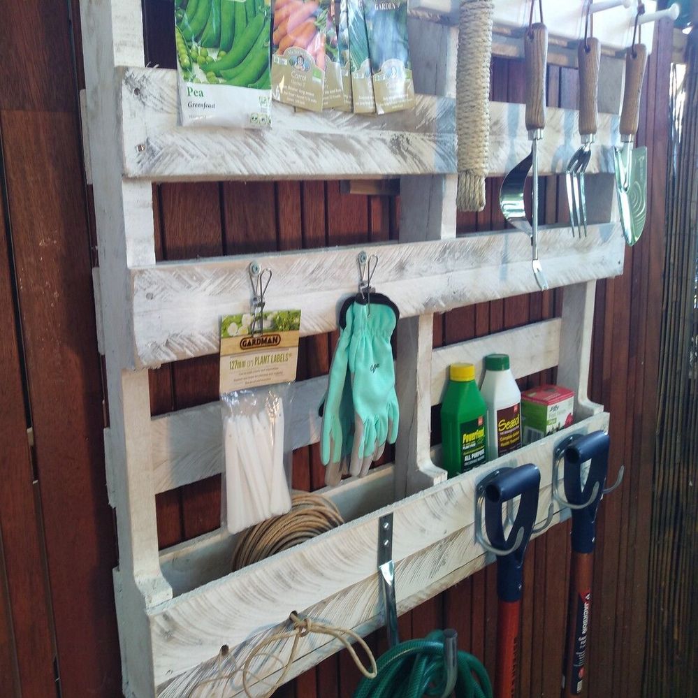 6.3 Hanging items..jpg