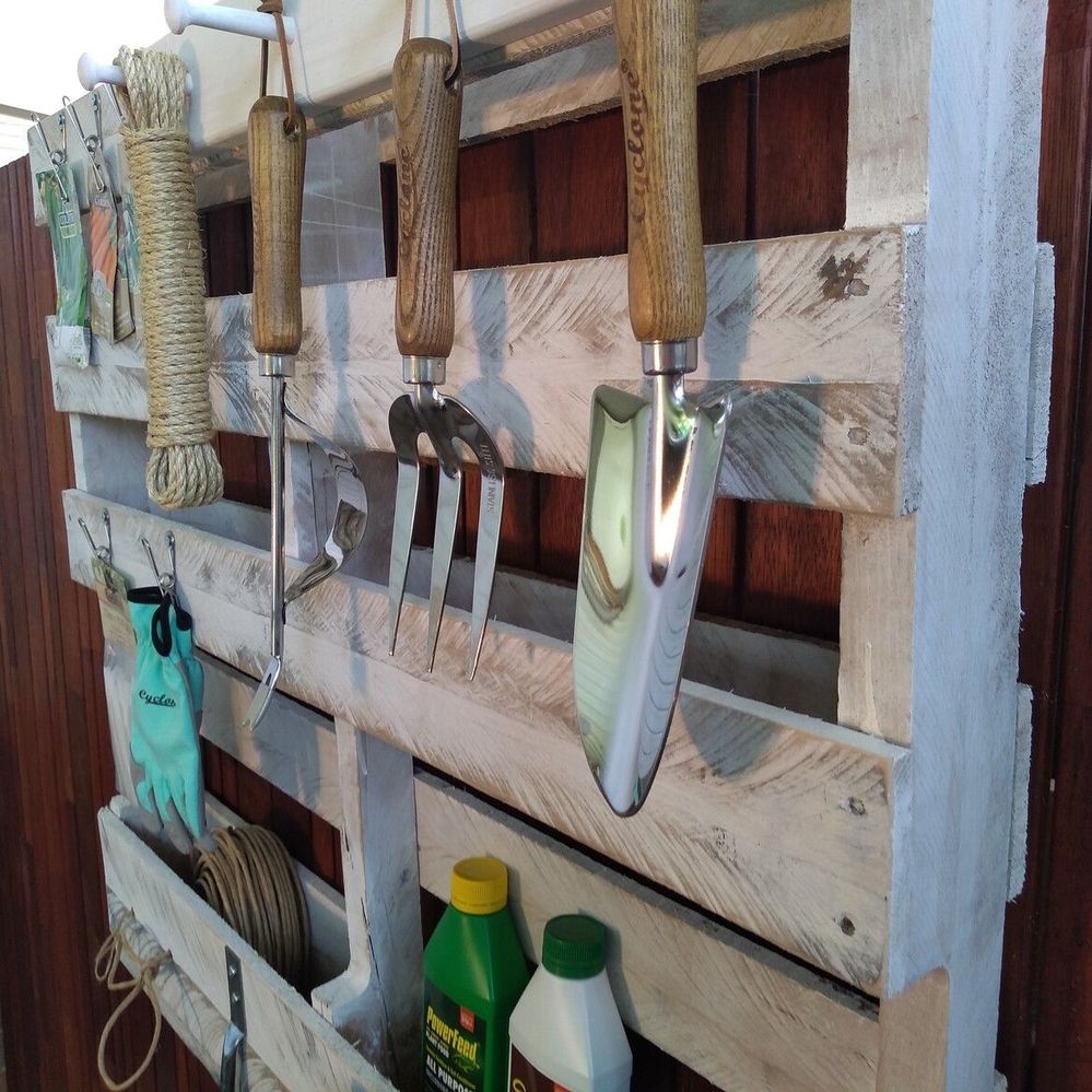 6.4 Hanging tools..jpg