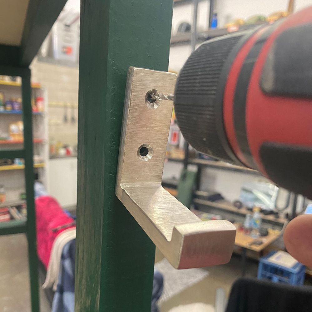 Step 8.1 Add hook to side.jpg