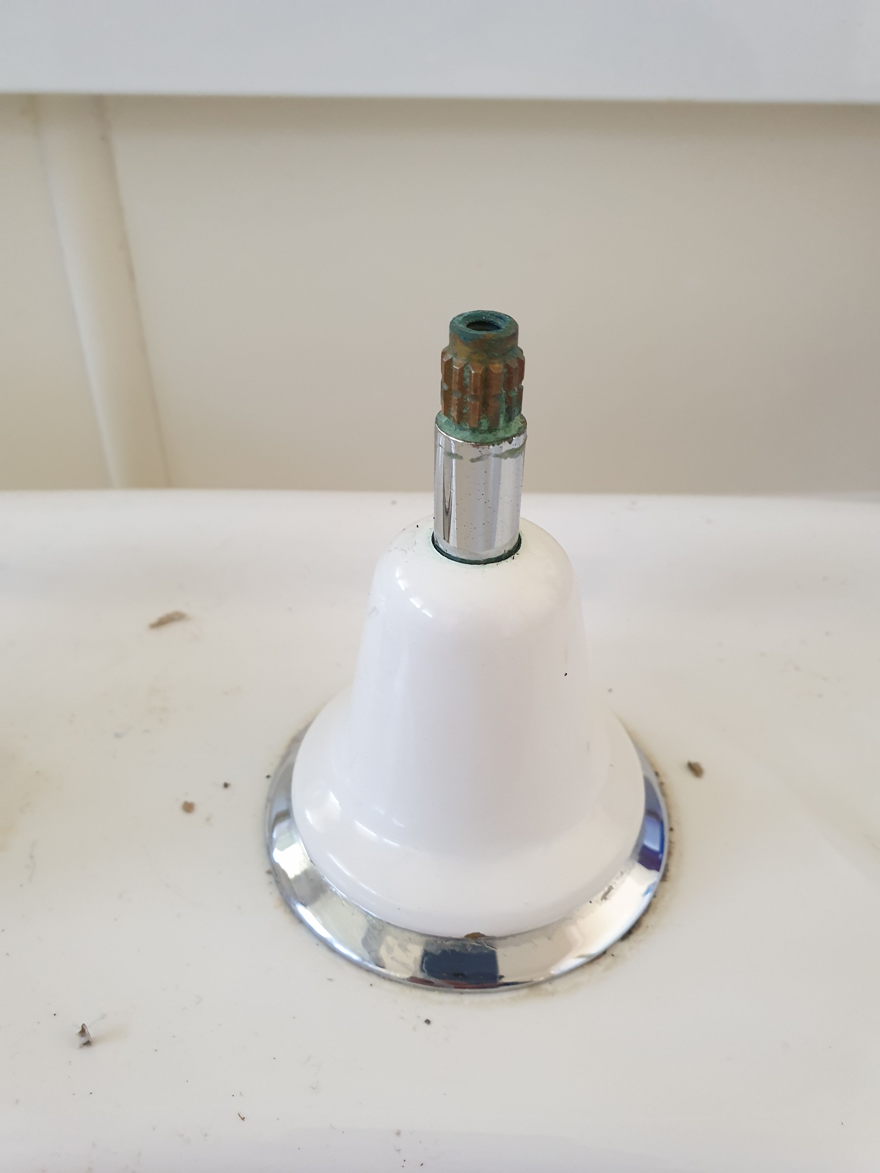 How to undo circular bathroom tap? Bunnings community