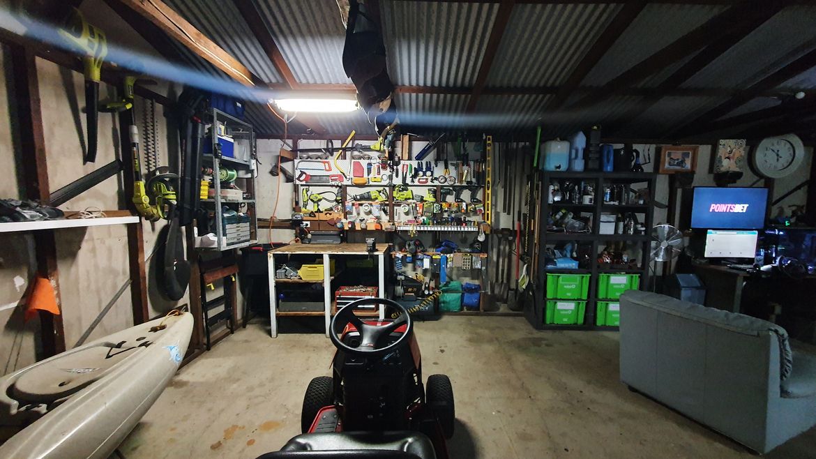 Wouldnt mind somthing like your tool storage for this area (Im running out of wall noggins to sit them on lol)