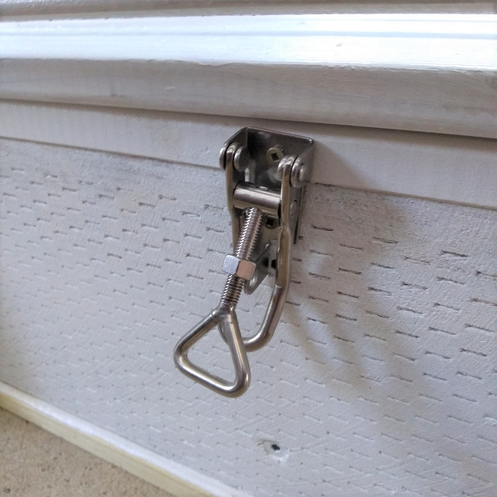 6.3 Seat locking mechanism in place.png