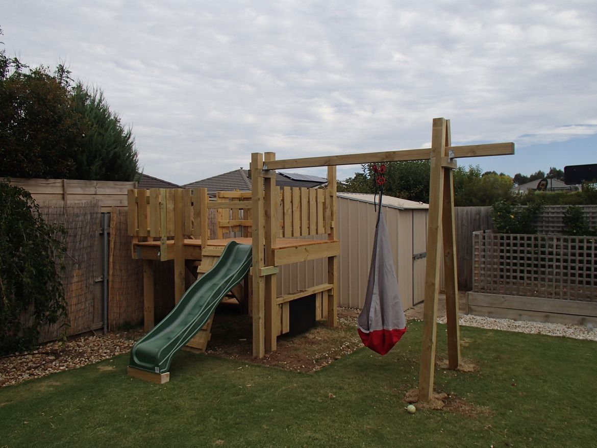 Twostorey pallet timber cubby house Bunnings community