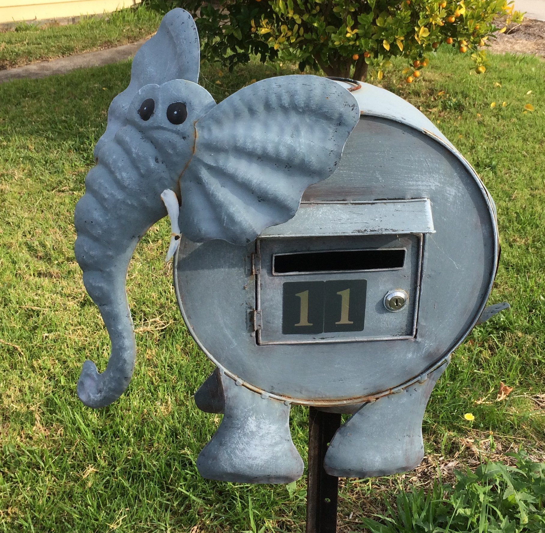 elephantbox.jpg